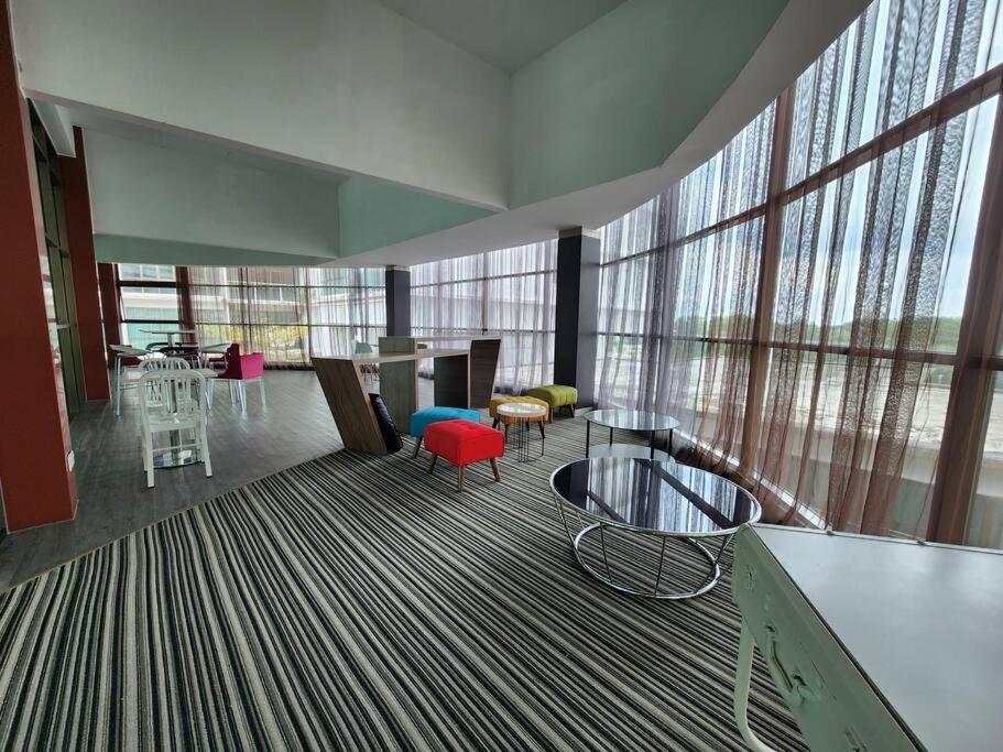 2-4 Pax Spacious Living @ Mount Austin, Jb #02 Τζόχορ Μπάχρου Εξωτερικό φωτογραφία